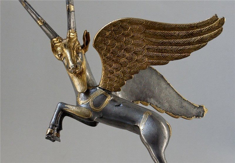 Capricorno Alato, argento e oro, Armenia, 400-350 a.C., Museo del Louvre.